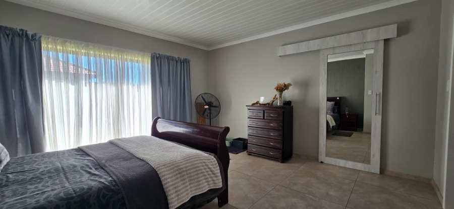 4 Bedroom Property for Sale in Flamwood North West